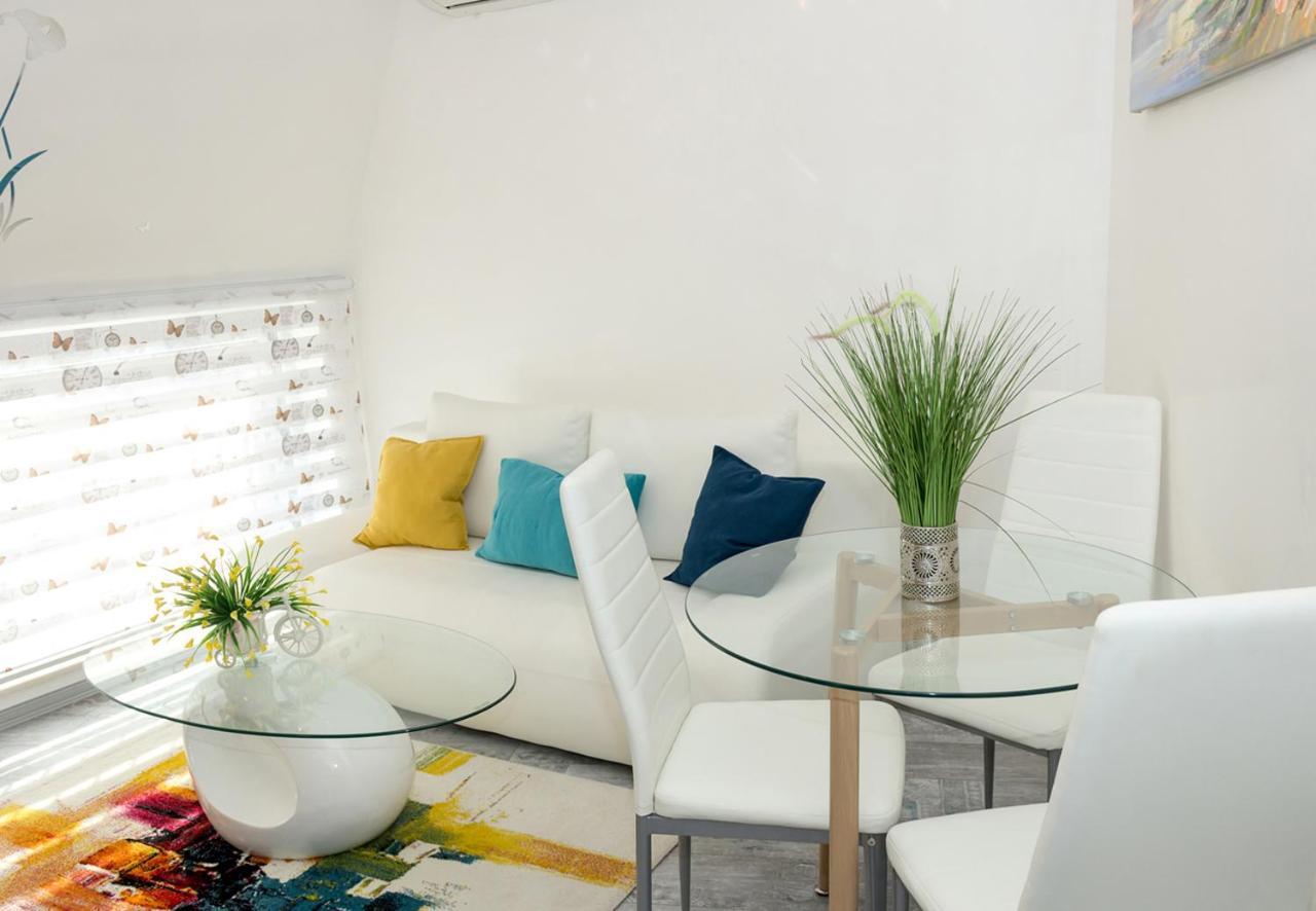 Acrylic & Pastel Apartments Варна Экстерьер фото